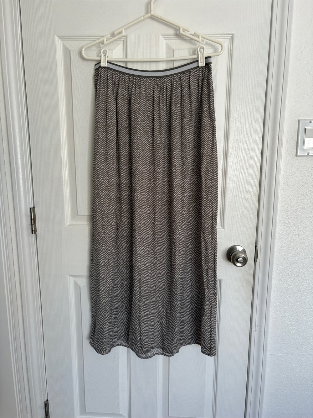 Old Navy Black and White Chevron-Pattern Maxi Skirt